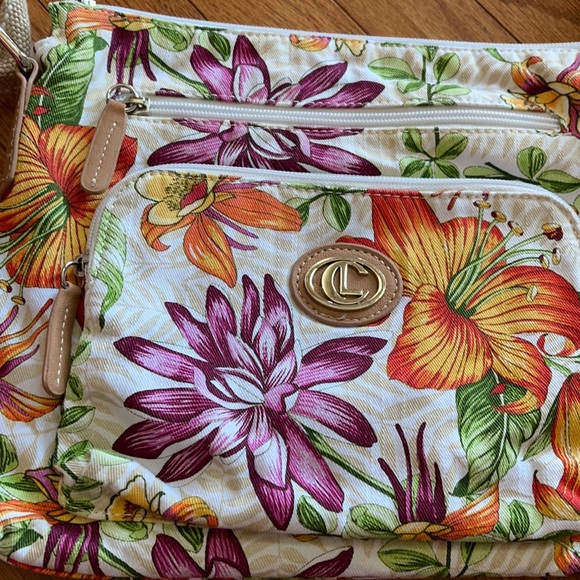 🔥Gorgeous Cross Body or Shoulder Mini Bag 🌸 - Picture 3 of 12